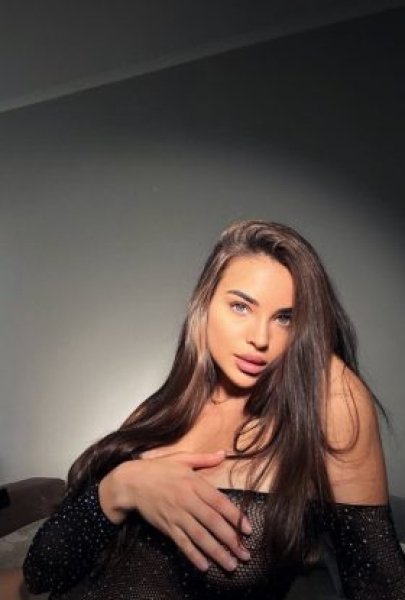 Amelisa Dubai Call Girl