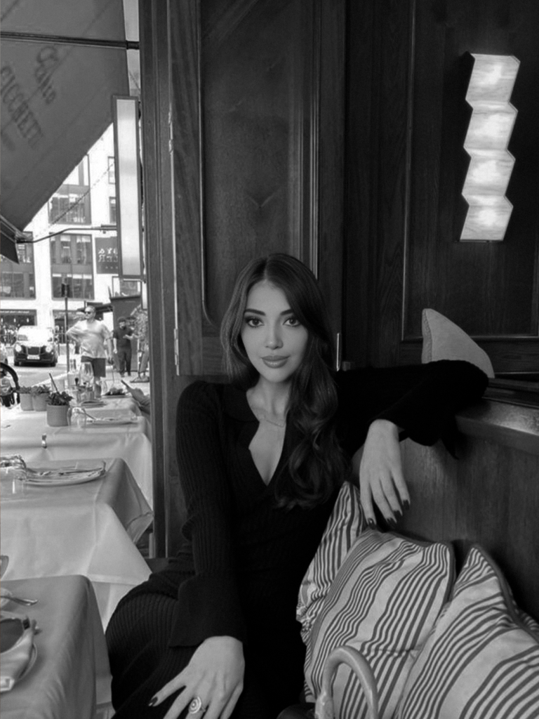 Young Beauty Escort Anabell Tecom